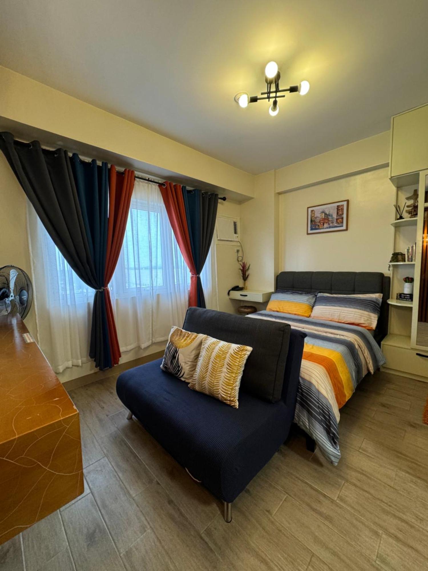 Condo Home With Fast Wifi In Bacolod City ภายนอก รูปภาพ