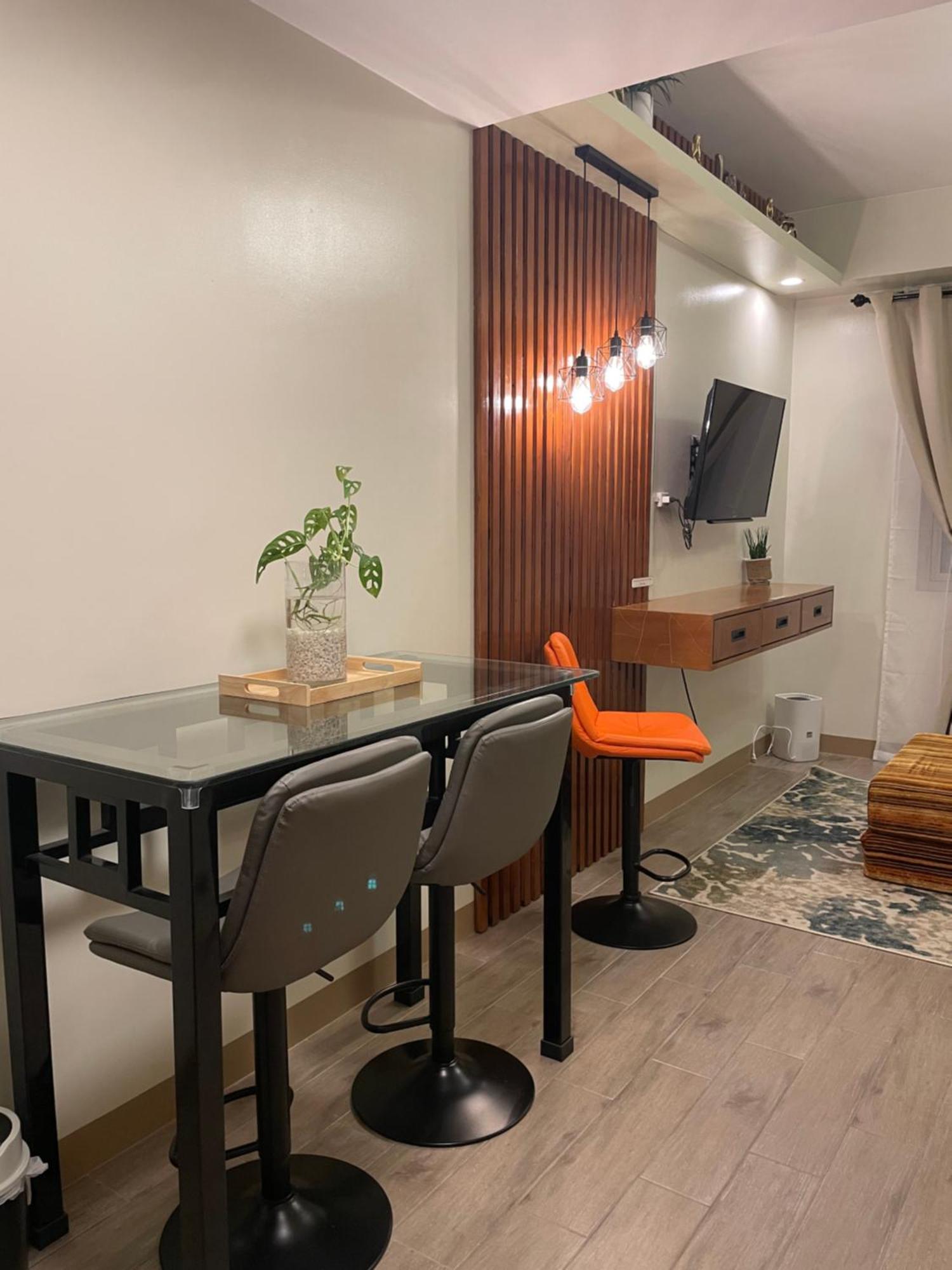 Condo Home With Fast Wifi In Bacolod City ภายนอก รูปภาพ